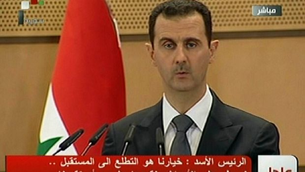 Assad em discurso veiculado pela televisão estatal: "O diálogo nacional poderia resultar em emendas da Constituição ou em uma nova Constituição"