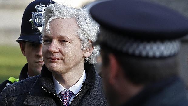 Julian Assange chega à Corte Suprema britânica para uma audiência