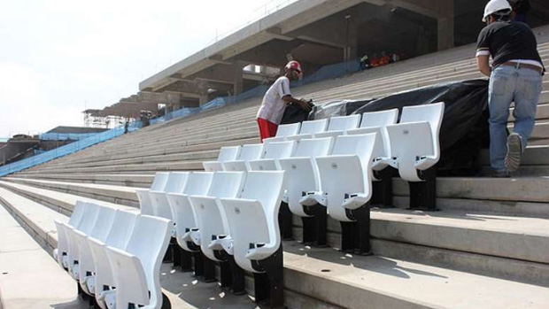 Instalação dos assentos no Itaquerão