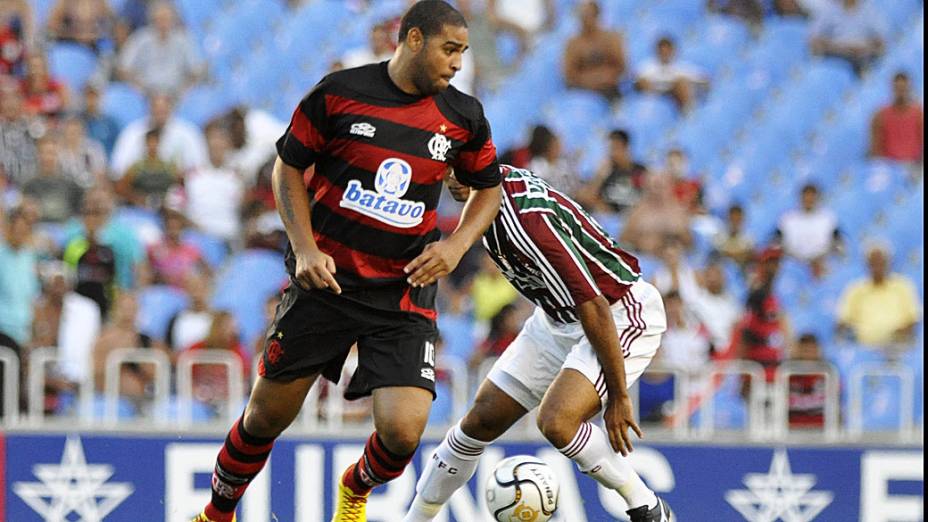 Adriano marcou três gols sobre o Fluminense, na Taça Guanabara de 2010