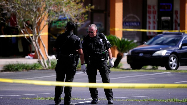 Um atirador abriu fogo em um salão de beleza em Casselberry, na Flórida, EUA, matando três pessoas e ferindo uma quarta antes de fugir e cometer suicídio