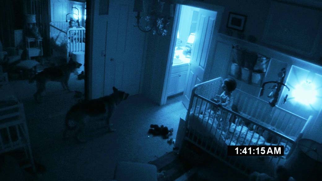 Cena do filme Atividade Paranormal 2