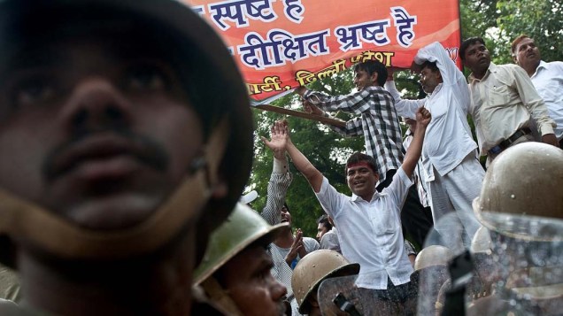 Simpatizantes da oposição protestam contra o governo em Nova Délhi, Índia