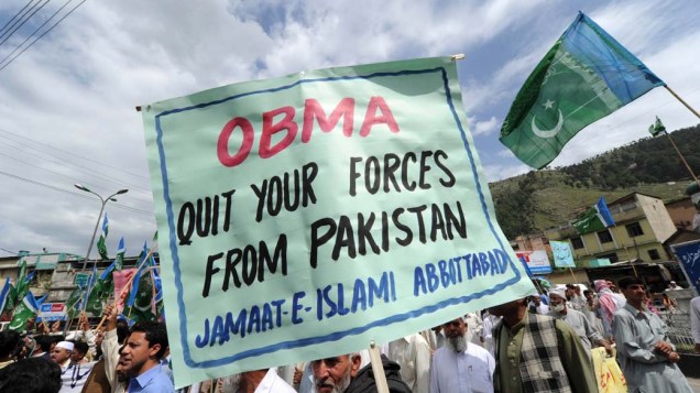 Na cidade de Abbottabad, ativistas protestam contra a morte de Osama bin Laden e exigem a saída das tropas americanas do Paquistão