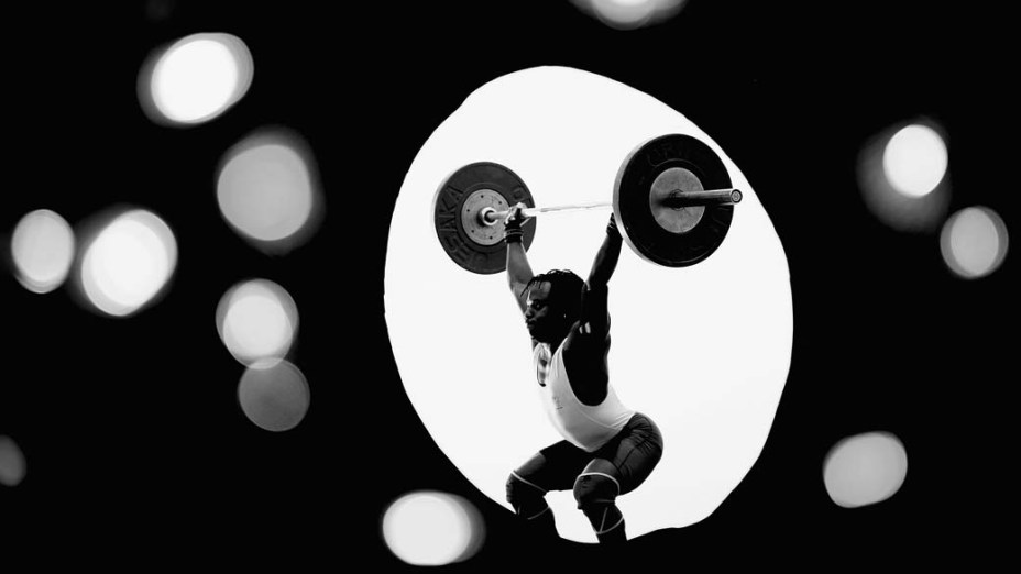 O atleta australiano Daniel Koum em sessão de fotos, em Melbourne