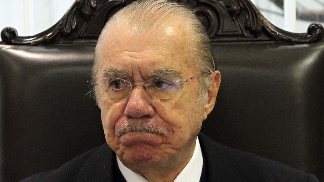 José Sarney recebeu a proposta de reforma do Código Penal