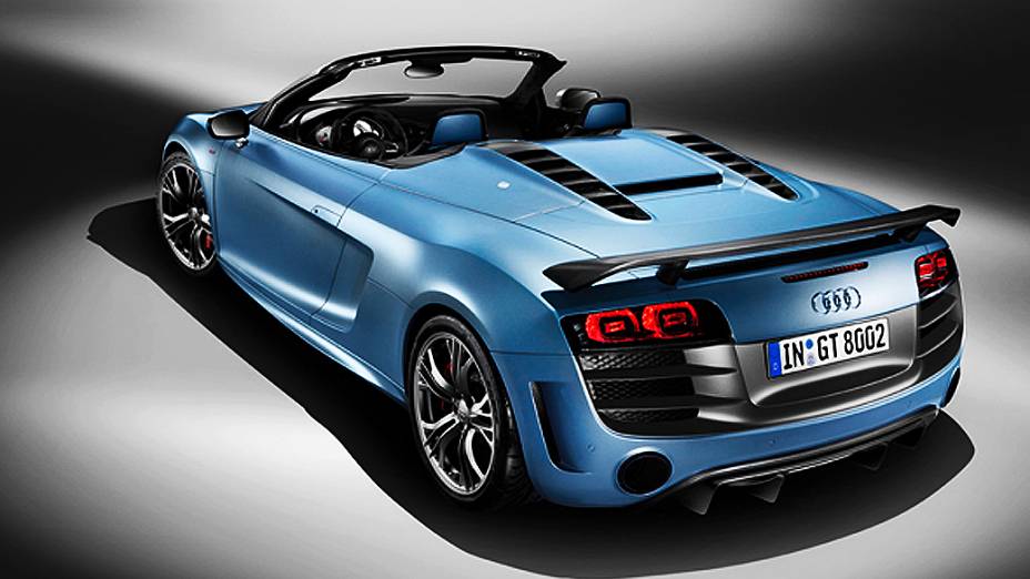 Audi R8 GT Spyder: motor V10 de 5.2 litros FSI, 560 cavalos de potência, acelera de 0 a 100 km/h em 3,8 segundos e tem velocidade máxima de 317 km/h. Custa 1,2 milhão de reais