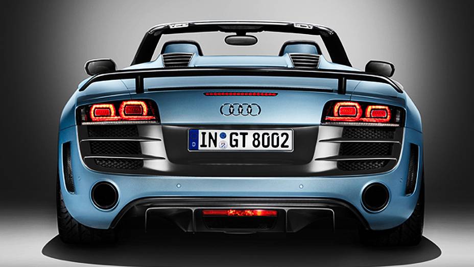 Audi R8 GT Spyder: motor V10 de 5.2 litros FSI, 560 cavalos de potência, acelera de 0 a 100 km/h em 3,8 segundos e tem velocidade máxima de 317 km/h. Custa 1,2 milhão de reais