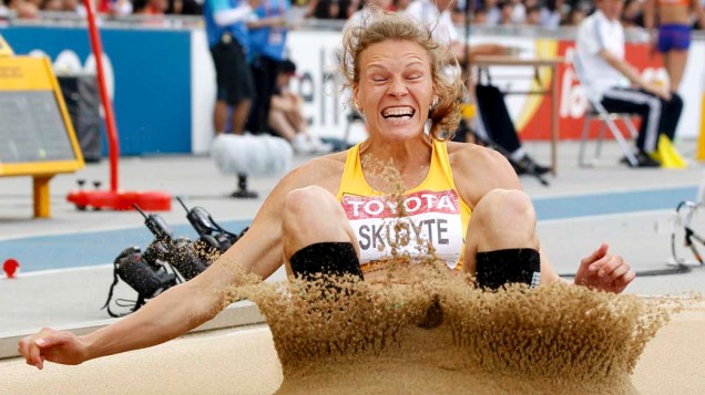 A lituana Austra Skujyte durante a prova de salto em distância do heptatlo no Mundial de Atletismo em Daegu, Coreia do Sul