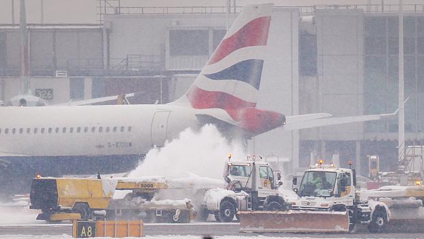 Avião da British Airways no aeroporto de Heathrow, em Londres, um dos maiores do mundo