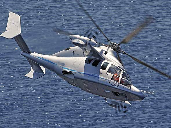 Híbrido entre helicóptero e avião, o X3, da Eurocopter, decola na vertical, mas possui duas hélices laterais capazes de impulsioná-lo a mais de 400 km/h, além de asas que ajudam na sustentação