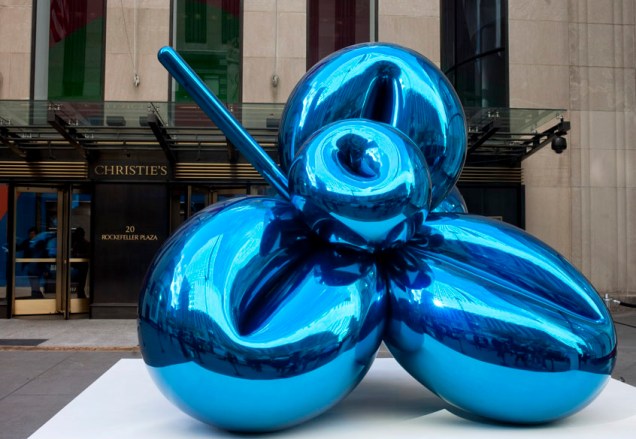"Ballon Flower" de Jeff Koons, em Nova York. A versão rosa dessa obra foi vendida por 26 milhões de dólares em 2008