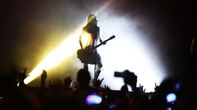 Jared Leto da banda 30 Seconds to Mars durante o show no Espaço das América em São Paulo, na noite desta quinta-feira (16)
