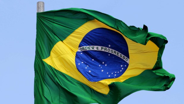 Bandeira do Brasil hasteada em São Paulo