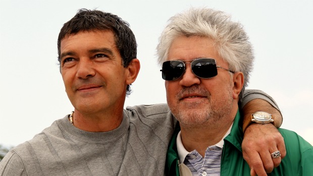 Banderas e Almodóvar no lançamento de 'A pele que habito': "O personagem de Antonio está a ponto de criar vida, cria uma nova pele, que é o principal órgão do homem”, explicou o cineasta