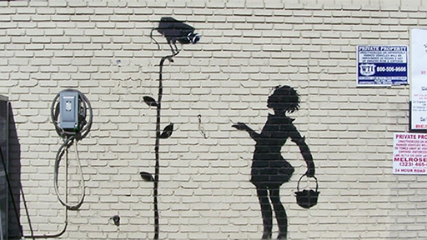 Mural Flower Girl, pintado pelo grafiteiro Banksy, que vai à leilão em dezembro