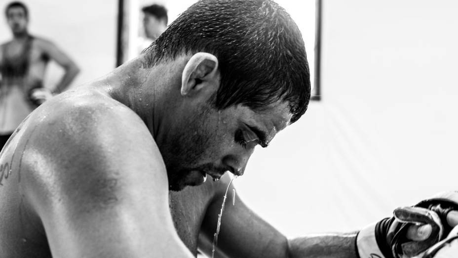 Renan Barão na preparação para o UFC 173, em que ele encara TJ Dillashaw, em maio, em Las Vegas