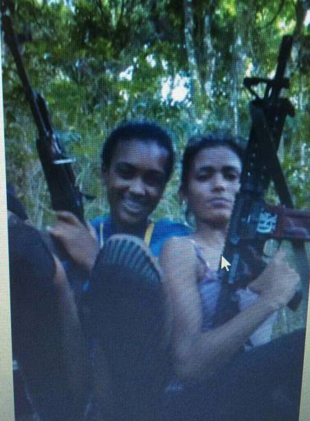 Marretinha e Barbie: as jovens integram a quadrilha, chamados de Filhos de Lobo, em virtude do apelido do traficante que controla a favela atualmente