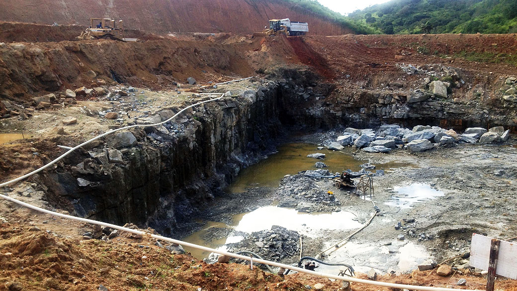 Canteiro de obras da barragem de Panelas II, em Cupira (PE)