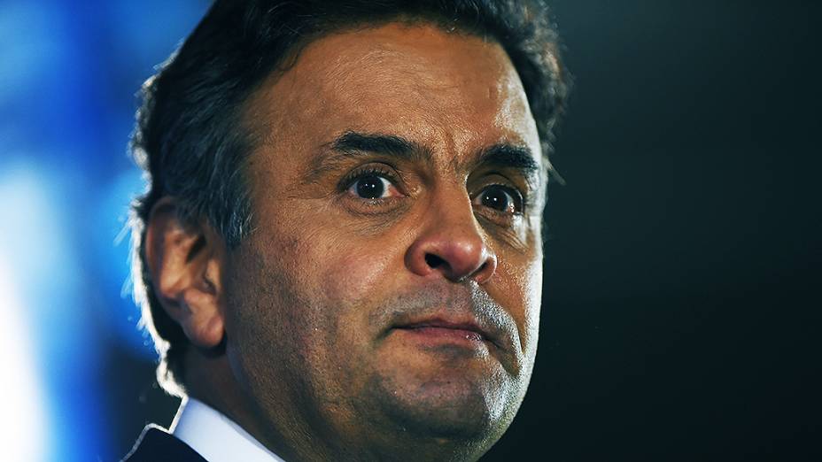 O candidato à Presidência da República, Aécio Neves (PSDB), depois do debate promovido pela Globo, no Rio