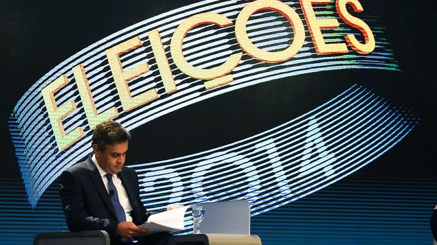 O candidato a presidente Aécio Neves (PSDB), antes do debate no segundo turno promovido pela Rede Globo no Projac, no Rio de Janeiro