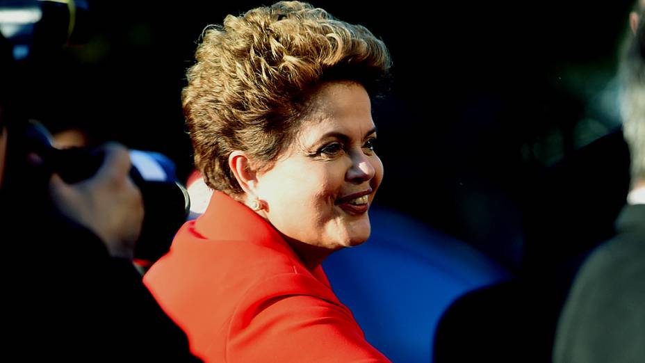 A candidata Dilma Rousseff (PT) chega para o debate dos presidenciáveis promovido pelo SBT, em 01/09/2014