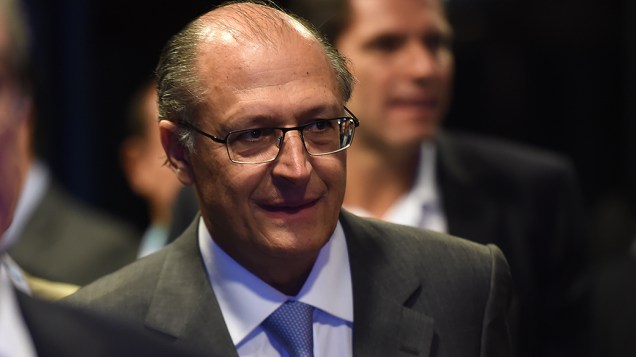 O governador Geraldo Alckmin (PSDB), chega para o debate do segundo turno, promovido pela rede Globo, no Rio de Janeiro