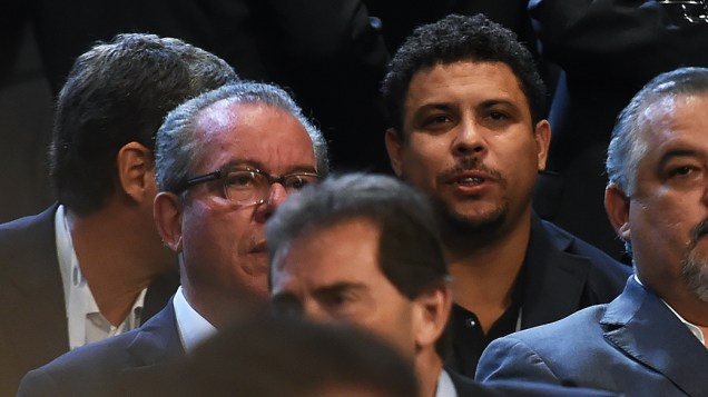 O ex-jogador Ronaldo comparece ao debate dos presidenciávies promovido pela Globo, no Rio