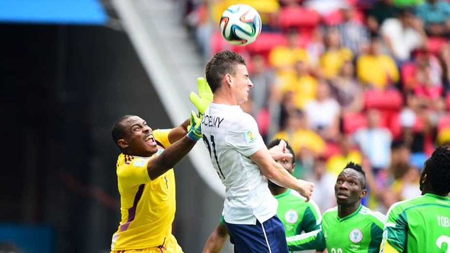 Lance no jogo entre França e Nigéria no Mané Garrincha, em Brasília