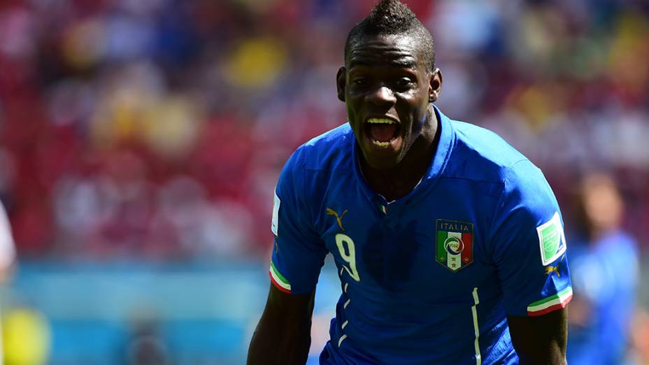 Mario Balotelli, da Itália, durante o jogo contra a Costa Rica na Arena Pernambuco, em Recife