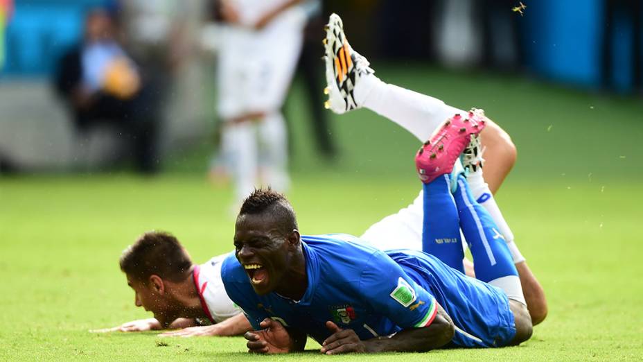 Mario Balotelli, da Itália, durante o jogo contra a Costa Rica na Arena Pernambuco, em Recife