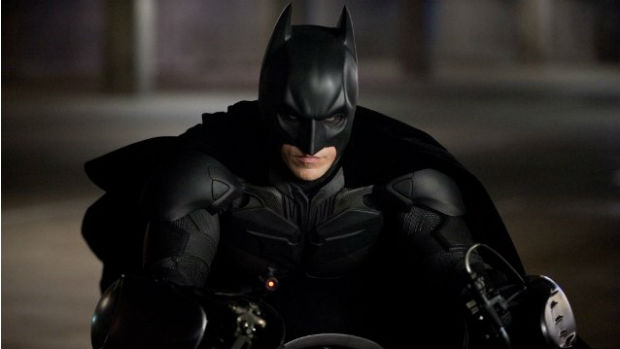 Christian Bale como Batman em O Cavaleiro das Trevas Ressurge