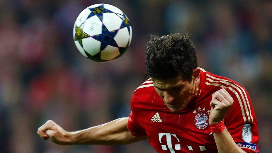 Mario Gomez, do Bayern de Munique, durante partida contra o Barcelona