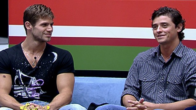 Jonas e Fael durante o programa, em 27/03/2012