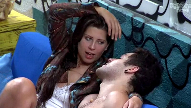 Andressa e Nasser em mais uma discussão na casa do BBB 13