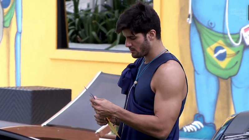 Marcello comemora vitória na Prova do Anjo