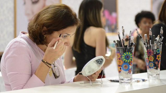 Stand de maquiagem na Beauty Fair, em São Paulo