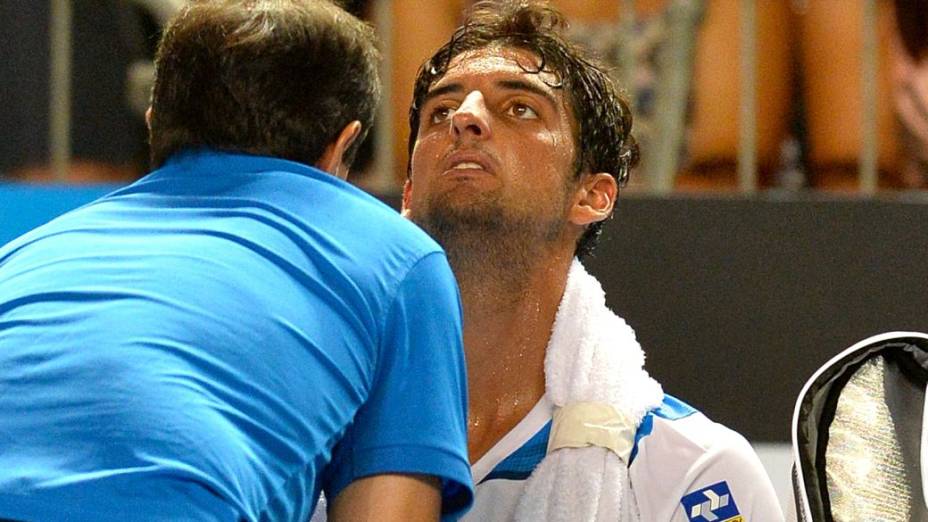 Thomaz Bellucci pediu atendimento médico antes de ser eliminado em Melbourne