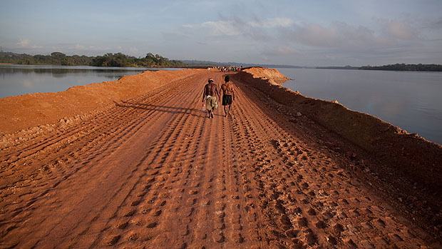 Construção da barragem de Belo Monte, próximo de Altamira, Pará