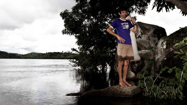 Pedro Soares de Aragão, de 52 anos, o Pinóquio, mora no vilarejo da Ilha da Fazenda, onde a água do Xingu vai baixar: "Vamos passar sufoco"