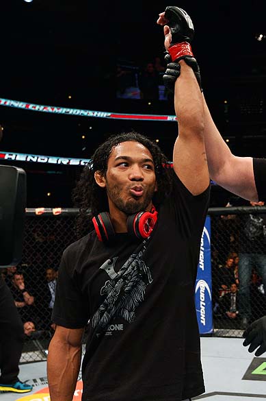 Ben Henderson venceu Josh Thomson por decisão dos juízes