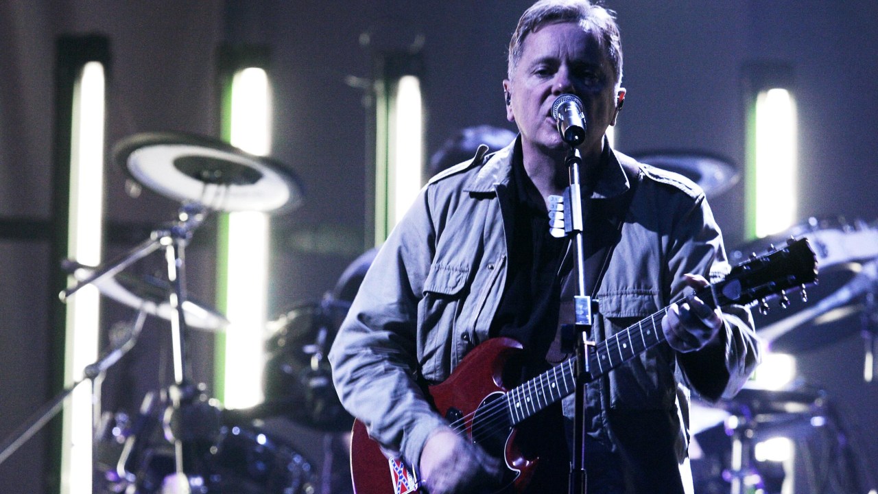 Bernard Summer, vocalista do New Order