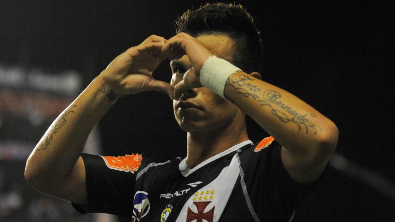 Bernardo fez o gol do Vasco na semifinal da Copa Sul-Americana