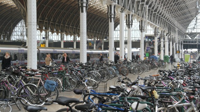Estacionamento de bicicletas em Londres: estimativa é de que meio milhão de londrinos usem a bicicleta pelo menos uma vez por semana