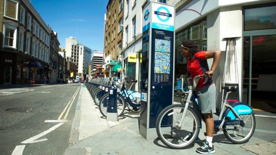 Ciclistas em Londres às vésperas da abertura da Olimpíada de 2012