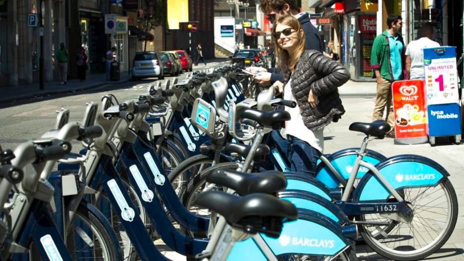 Ciclistas em Londres às vésperas da abertura da Olimpíada de 2012