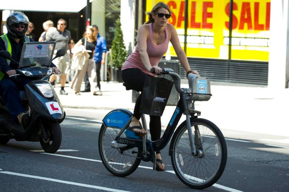 Ciclistas em Londres às vésperas da abertura da Olimpíada de 2012