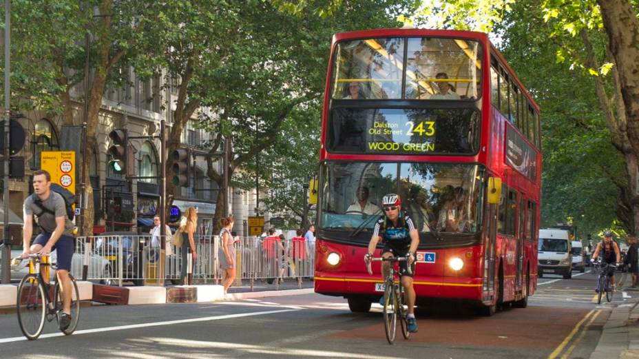 Ciclistas em Londres às vésperas da abertura da Olimpíada de 2012