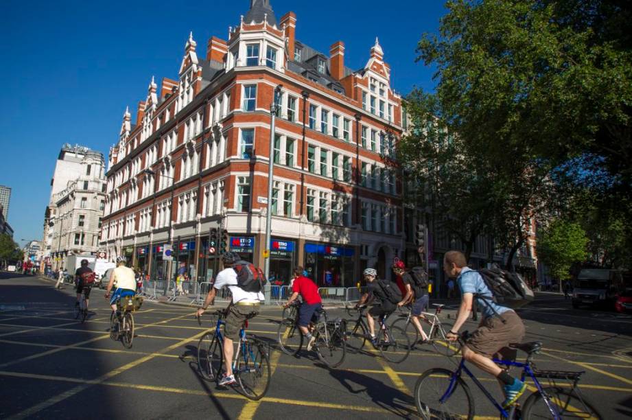 Ciclistas em Londres às vésperas da abertura da Olimpíada de 2012