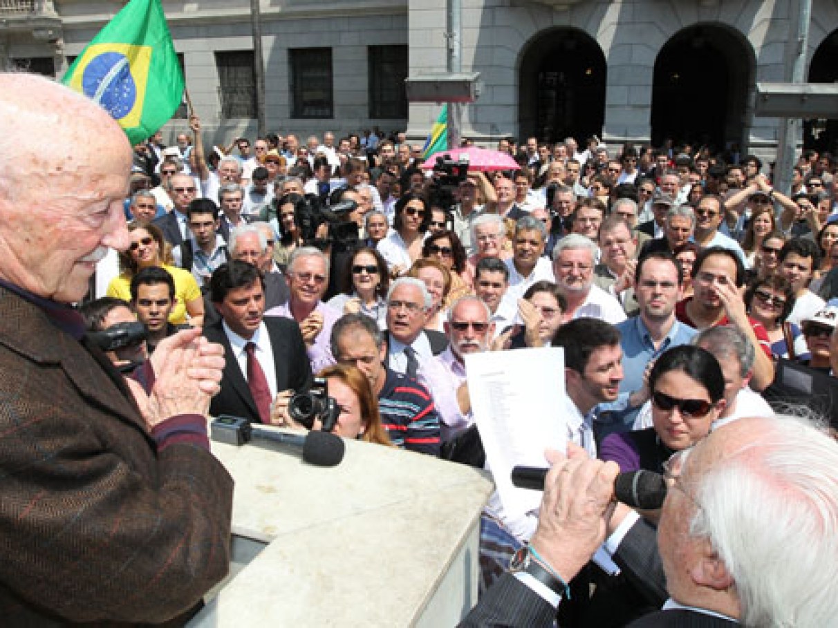 Juntos: manifesto reúne assinaturas de milhares de brasileiros a favor da  vida, da liberdade, da democracia e do Brasil